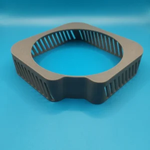 Mac Mini M4 St&auml;nder aus dem 3D-Drucker &ndash; Unterbau mit Bel&uuml;ftungsschlitzen f&uuml;r bessere Luftzirkulation